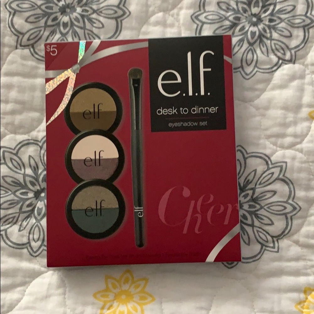 Elf desk to dinner eyeshadow set+ brush